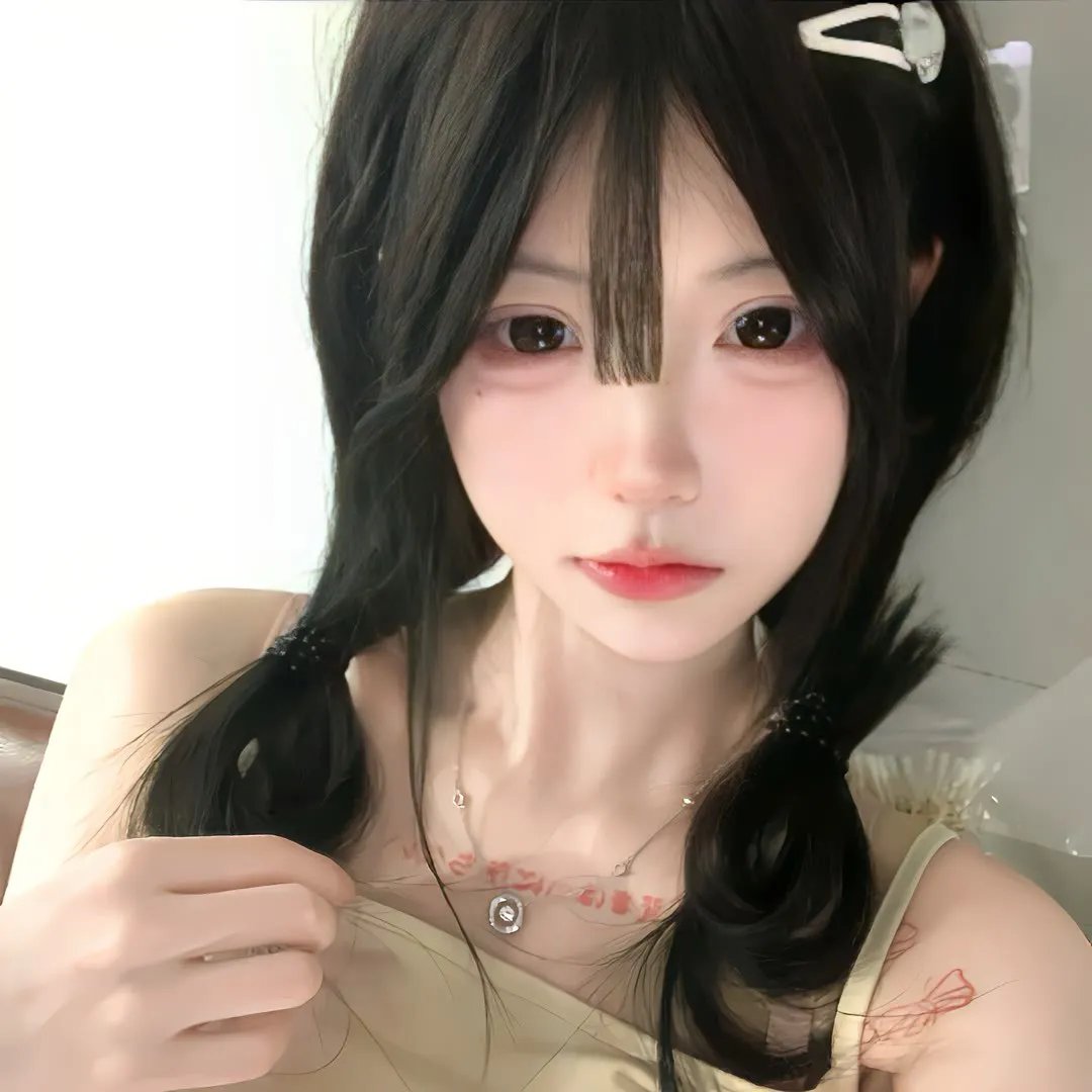 泄露春光